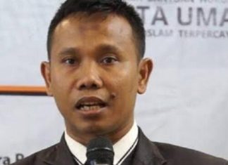 Putusan MK: Dasar Melaporkan Pidana Gibran dan Mengadu ke DPR untuk Mengaktifkan Pasal Pemakzulan FOTO: Ahmad Khozinudin, S.H. Advokat, Koordinator Tim Advokasi Penegak Etika, Moral & Integritas Bangsa. (ist)