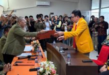 Prof Sukardi Weda Dampingi Prof Suwardi Annas Daftar Balon Rektor UNM FOTO: Prof. Drs. Suwardi Annas, M.Si., Ph.D., yang juga Dekan Fakultas MIPA Universitas Negeri Makassar (UNM), resmi mendatangi Panitia Pilrek (Pemilihan Rektor) UNM Periode 2027-2031 untuk mendaftar sebagai bakal calon Rektor Universitas Negeri Makassar (UNM), Rabu (7/10/2026).