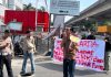 FK-GARDA Gelar Unjuk Rasa di Dirlantas Polda Sulsel: Soal Dugaan Pungli FOTO: Forum Kajian dan Gerakan Advokasi Kerakyatan (FK-GARDA) menggelar aksi unjuk rasa di kantor Direktorat Lalulintas (Dirlantas) Polda Sulawesi Selatan, Jalan AP Pettarani, Kota Makassar, Rabu siang (7/10/2026).