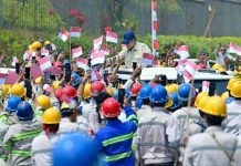 Presiden: Pengembangan Kawasan IWIP, Serap 100 ribu Lebih Tenaga Kerja FOTO: Presiden Prabowo Subianto saat menyapa tenaga kerja di kawasan pengembangan Indonesia Weda Bay Industrial Park (IWIP), Halmahera Tengah, Maluku Utara, Kamis, 8 Oktober 2026. (Dok. Seskab)