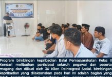 BAPAS Kendari Laksanakan Bimbingan Kepribadian Bagi Klien: Tingkatkan Ketawaan Kepada Tuhan Yang Maha Esa dan Tanamkan Kesadaran Hukum FOTO: Balai Pemasyarakatan Kelas II Kendari melaksanakan program bimbingan kepribadian bagi Klien yang menjalani masa Reintegrasi Sosial di Musolla Balai Pemasyarakatan Kelas II Kendari di Musolla Balai Pemasyarakatan Kelas II Kendari. Kamis 8 Oktober 2026.