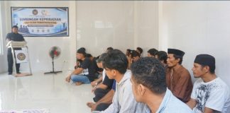 BAPAS Kendari Laksanakan Bimbingan Kepribadian Bagi Klien: Tingkatkan Ketawaan Kepada Tuhan Yang Maha Esa dan Tanamkan Kesadaran Hukum FOTO: Balai Pemasyarakatan Kelas II Kendari melaksanakan program bimbingan kepribadian bagi Klien yang menjalani masa Reintegrasi Sosial di Musolla Balai Pemasyarakatan Kelas II Kendari di Musolla Balai Pemasyarakatan Kelas II Kendari. Kamis 8 Oktober 2026.