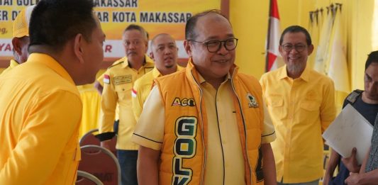 Supriansa Kumpulkan 13 Pincam, Konsolidasi Persiapan Musda Golkar Makassar: Target Akhir Tahun FOTO: Plt Ketua DPD II Partai Golkar Kota Makassar, Supriansa saat menggelar silaturahmi dan konsolidasi organisasi bersama pengurus, Fraksi Golkar DPRD, Pimpinan Kecamatan (Pincam), serta kader di Sekretariat DPD II Golkar Makassar, Jalan Lasinrang, Sabtu (10/10/2026). (ist)