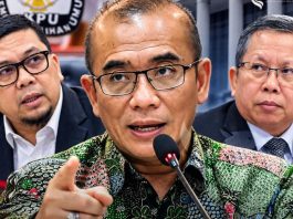 Sentil Doli dan Hakim MK Arsul Sani soal PKPU Gibran, Mantan Ketua KPU: Lupa Boleh, Munafik Jangan FOTO: Ilustrasi, Ahmad Doli, Mantan Ketua KPU Hasyim Asy’ari dan Hakim Mahkamah Konstitusi (MK) Arsul Sani. (ist)