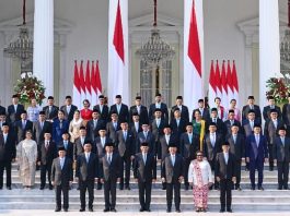 Kinerja Pembantu Presiden Versi CELIOS, Terbaik: AHY, Mentan Amran, Terburuk: Bahlil dan Pigai FOTO: Presiden Prabowo Subianto secara resmi melantik para wakil menteri Kabinet Merah Putih masa jabatan periode tahun 2024-2029. Acara pelantikan tersebut digelar di Istana Negara, Jakarta, pada Senin, 21 Oktober 2024. (Dok. Seskab)