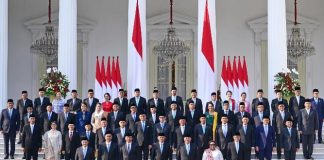 Kinerja Pembantu Presiden Versi CELIOS, Terbaik: AHY, Mentan Amran, Terburuk: Bahlil dan Pigai FOTO: Presiden Prabowo Subianto secara resmi melantik para wakil menteri Kabinet Merah Putih masa jabatan periode tahun 2024-2029. Acara pelantikan tersebut digelar di Istana Negara, Jakarta, pada Senin, 21 Oktober 2024. (Dok. Seskab)
