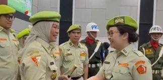 Tongkat Komando PPM Sulsel di Tangan Andi Herfida Attas FOTO: KiriIr. Hj. Andi Herfida Attas saat menerima tongkat komando dari Ketua Umum DPP PPM, Patriani Paramita Mulia, SH, LL.M.,