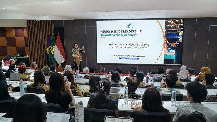 FOTO: Kepala Badan Pengawas Obat dan Makanan (BPOM) RI, Prof. Dr. Taruna Ikrar, M.Biomed., Ph.D., mengajak perguruan tinggi Indonesia melakukan lompatan besar dalam pengembangan sumber daya manusia melalui penguasaan teknologi, kecerdasan buatan (Artificial Intelligence/AI), dan kepemimpinan berbasis neurosains (Neuroscience Leadership).