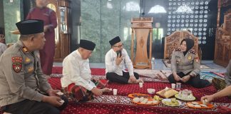 Safari Jumat Polsek Panakkukang: Kapolsek Ajak Warga Cegah Tawuran dan Manfaatkan Layanan 110 FOTO: Perkuat kedekatan dengan masyarakat, Kapolsek Panakkukang KOMPOL Hj. Ema Ratna AR, S.H., menggelar kegiatan Safari Jumat dan Jumat Curhat di Masjid Nurul Jihad, Jl. Bumi Karsa, Kelurahan Masale, Kecamatan Panakkukang, Kota Makassar, Jumat (16/10/2026).