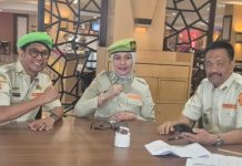 Ishak Amin Ajak Keluarga Besar Pejuang RI Berhimpun di PPM Sulsel FOTO: Kiri Ishak Amin Rusly, ST, MT. Ketua PPM Sulsel terpilih Ir. Hj. Andi Herfida Attas dan Prof Sukardi Weda.