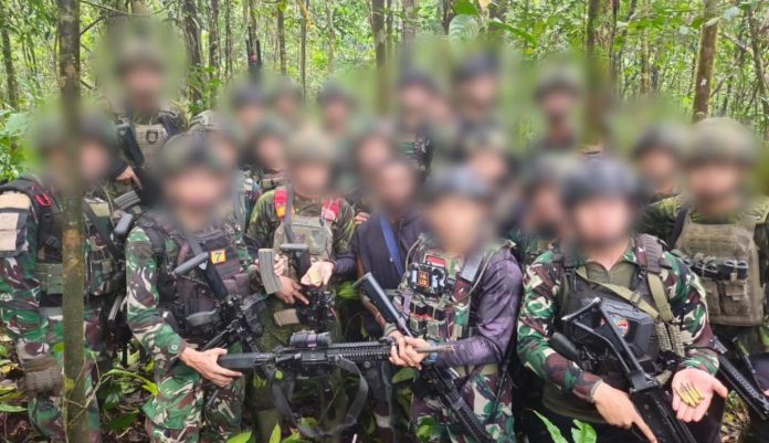 FOTO: Personel Satgas Yonif 9 Marinir usai melakukan pencarian pascakontak tembak dengan kelompok bersenjata OPM Kodap IV/Sorong Raya pada 9 Oktober 2026. (Dispen Kormar TNI Angkatan Laut, Papua Barat Daya).