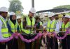 Rektor Unhas dan Dubes Inggris Dorong Solusi Iklim Berbasis Ekonomi Sirkular melalui Pengelolaan Sampah Terpadu FOTO: Rektor Unhas dan Duta Besar Inggris meninjau sejumlah fasilitas pengolahan pada Senin, 19 Oktober 2026.