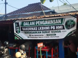 Bakornas LKBHMI PB HMI Layangkan Somasi Terbuka, Desak Pertanggungjawaban atas Dugaan Penutupan UMKM Loksen JP 33 FOTO: Usaha pedagang di Lokasi Sementara (Loksem) JP 33, kawasan Jalan Kramat Raya/Soka No. 2, Senen, Jakarta Pusat. (Dok. BAKORNAS LKBHMI PB HMI)