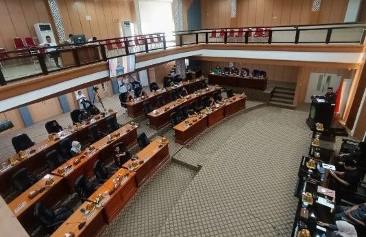 Soroti Proyek Multiyears Luwu Timur, Suparjo Minta DPRD Cermati Risiko Anggaran FOTO: Ruang Rapat DPRD Luwu Timur.