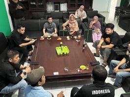 Seleksi Anggota Komisi Nasional Disabilitas, Deng Ichal Bertemu Para Tokoh Pemerhati di Sulsel FOTO: Samsul Rizal atau Deng Ichal saat bertemu dengan para pemerhati pendidikan dan disabilitas di di Sekretariat Partai Kebangkitan Bangsa (PKB) Kota Makassar. Kamis malam (23/10/2026)