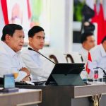 Dua Tahun Pemerintahan Presiden Prabowo, Realisasi Investasi Capai Hampir Rp4 Ribu Triliun FOTO: Presiden Prabowo Subianto dan Wakil Presiden Gibran Rakabuming Raka saat memimpin sidang paripurna Kabinet Merah Putih di Kompleks Istana Kepresidenan, Jakarta, Rabu (21/10/2026). (Sumber: BPMI Setpres)