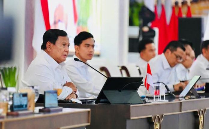 FOTO: Presiden Prabowo Subianto dan Wakil Presiden Gibran Rakabuming Raka saat memimpin sidang paripurna Kabinet Merah Putih di Kompleks Istana Kepresidenan, Jakarta, Rabu (21/10/2026). (Sumber: BPMI Setpres) FOTO: Presiden Prabowo Subianto dan Wakil Presiden Gibran Rakabuming Raka saat memimpin sidang paripurna Kabinet Merah Putih di Kompleks Istana Kepresidenan, Jakarta, Rabu (21/10/2026). (Sumber: BPMI Setpres)