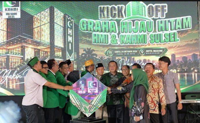 FOTO: Kegiatan Kick Off Graha Hijau Hitam yang dirangkaikan dengan syukuran Milad KAHMI ke-60 yang dilaksanakan oleh Majelis Wilayah KAHMI Sulawesi Selatan di Hotel MaxOne, Makassar, Sabtu malam (24/10/2026). FOTO: Kegiatan Kick Off Graha Hijau Hitam yang dirangkaikan dengan syukuran Milad KAHMI ke-60 yang dilaksanakan oleh Majelis Wilayah KAHMI Sulawesi Selatan di Hotel MaxOne, Makassar, Sabtu malam (24/10/2026).