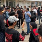 Satpam PT GMTD Adu Jotos dengan Mahasiswa, GAM: Copot Menteri ATR/BPN FOTO: Gerakan Aktivis Mahasiswa (GAM) kembali menggelar aksi unjuk rasa di depan kantor PT. GMTD dan Kantor DPRD Provinsi Sulsel, Kota Makassar, Senin (26/10/2026).