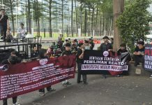 Aksi di Kemendiktiristek DPP PSMP Desak Investigasi Pilrek UNM, Dugaan Korupsi Calon Rektor Jadi Sorotan Massa Aksi DPP PSMP di depan Kantor Kementerian Pendidikan Tinggi, Sains, dan Teknologi RI, (Foto/Ist)