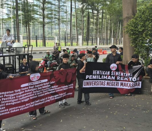 Aksi di Kemendiktiristek DPP PSMP Desak Investigasi Pilrek UNM, Dugaan Korupsi Calon Rektor Jadi Sorotan Massa Aksi DPP PSMP di depan Kantor Kementerian Pendidikan Tinggi, Sains, dan Teknologi RI, (Foto/Ist)