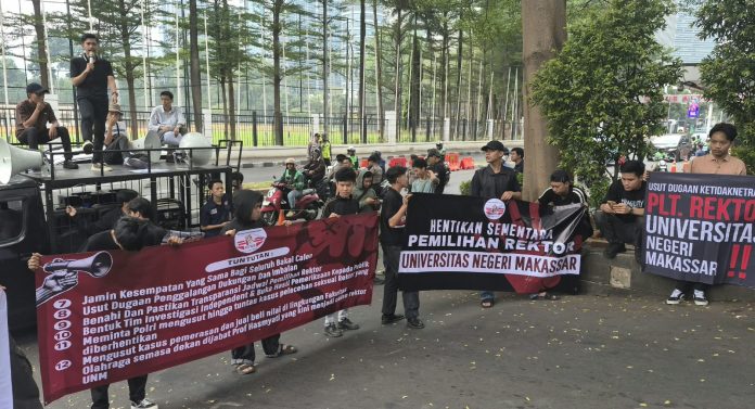 Massa Aksi DPP PSMP di depan Kantor Kementerian Pendidikan Tinggi, Sains, dan Teknologi RI, (Foto/Ist)
