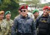 Putra Takalar Jadi Danyon 811 Sat 81 Gultor Kopassus FOTO: Paling kanan Danyon 811 Sat 81 Gultor Kopassus Letkol Inf. Wijayakusuma Hasbullah, S.I.P saat bersama Letkol Teddy Indra Wijaya, Sekretaris Kabinet Merah Putih. (Dok. Via Facebook)