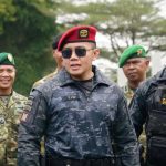 Putra Takalar Jadi Danyon 811 Sat 81 Gultor Kopassus FOTO: Paling kanan Danyon 811 Sat 81 Gultor Kopassus Letkol Inf. Wijayakusuma Hasbullah, S.I.P saat bersama Letkol Teddy Indra Wijaya, Sekretaris Kabinet Merah Putih. (Dok. Via Facebook)