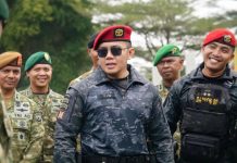 Putra Takalar Jadi Danyon 811 Sat 81 Gultor Kopassus FOTO: Paling kanan Danyon 811 Sat 81 Gultor Kopassus Letkol Inf. Wijayakusuma Hasbullah, S.I.P saat bersama Letkol Teddy Indra Wijaya, Sekretaris Kabinet Merah Putih. (Dok. Via Facebook)