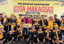 Ketua ESI Makassar Hasrul Kaharuddin Dampingi Atlit untuk Berlaga di Porprov Sulsel ke XVIII FOTO: Ketua ESI Makassar Hasrul Kaharuddin Dampingi Atlit untuk Berlaga di Porprov Sulsel ke XVIII di Lapangan Karebosi, kota Makassar, Selasa, (27/10) yang dihadiri Wali Kota Makassar dan Ketua KONI Ismail.