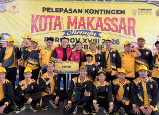 Ketua ESI Makassar Hasrul Kaharuddin Dampingi Atlit untuk Berlaga di Porprov Sulsel ke XVIII FOTO: Ketua ESI Makassar Hasrul Kaharuddin Dampingi Atlit untuk Berlaga di Porprov Sulsel ke XVIII di Lapangan Karebosi, kota Makassar, Selasa, (27/10) yang dihadiri Wali Kota Makassar dan Ketua KONI Ismail.