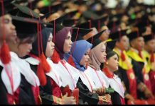 Wisuda Oktober 2026, Unhas Kukuhkan 1.607 Lulusan dari Berbagai Jenjang FOTO: Universitas Hasanuddin menggelar Wisuda Periode Oktober 2026. Sebanyak 1.607 lulusan dari seluruh jenjang pendidikan.
