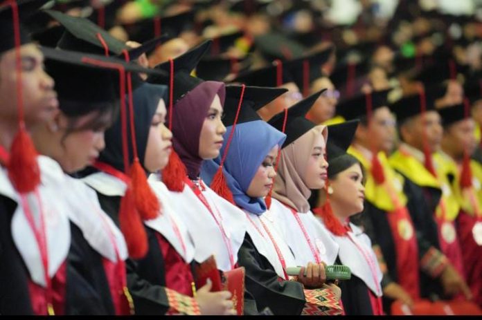 FOTO: Universitas Hasanuddin menggelar Wisuda Periode Oktober 2026. Sebanyak 1.607 lulusan dari seluruh jenjang pendidikan.
