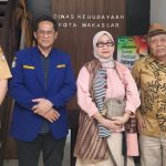 Ruang Digital Dipenuhi Konten Asusila Berbahasa Bugis, Karang Taruna Konsultasi ke Budayawan dan Dinas Kebudayaan Makassar FOTO: Dari kiri, Kepala Bidang Kekayaan Warisan dan Promosi Budaya, Ludfi, SH, Muhammad Zulkifli, ST, MT, Ketua Karang Taruna Makassar, Prof. Dr Andi Ima Kesuma, IC, M.Pd, dan Budayawan lainnya.