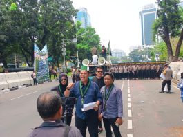 Sumpah Pemuda: BAKORNAS LKBHMI PB HMI Menggugat untuk Indonesia Lebih Baik dan Sejahtera FOTO: BAKORNAS LKBHMI PB HMI menggelar aksi unjuk rasa di kawasan Istana, Silang Selatan Monas, Jalan Medan Merdeka, DKI Jakarta, pada pukul 10.00–14.00 WIB. Rabu (28/10/2026)