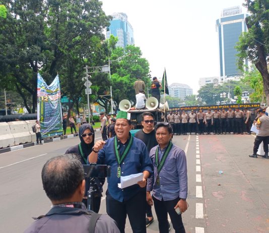 Sumpah Pemuda: BAKORNAS LKBHMI PB HMI Menggugat untuk Indonesia Lebih Baik dan Sejahtera FOTO: BAKORNAS LKBHMI PB HMI menggelar aksi unjuk rasa di kawasan Istana, Silang Selatan Monas, Jalan Medan Merdeka, DKI Jakarta, pada pukul 10.00–14.00 WIB. Rabu (28/10/2026)