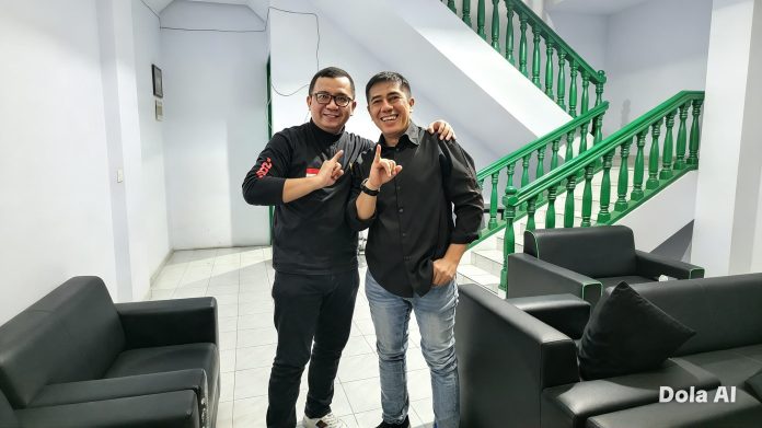 FOTO: Anggota DPR RI asal Sulawesi Selatan, Syamsu Rizal MI alias Daeng Ical bersama Perwakilan Ballak Inklusi, Abdul Rahman Daeng Gus Dur. FOTO: Anggota DPR RI asal Sulawesi Selatan, Syamsu Rizal MI alias Daeng Ical bersama Perwakilan Ballak Inklusi, Abdul Rahman Daeng Gus Dur.