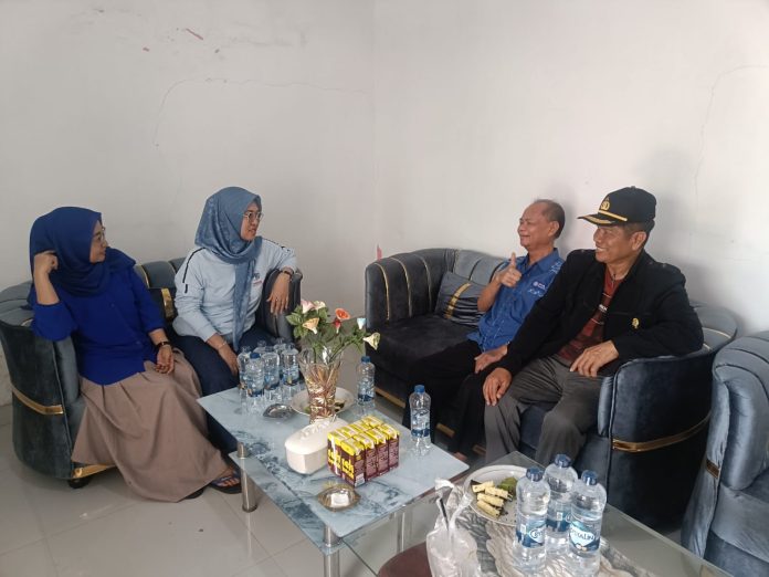 Majelis Pertimbangan Partai DPW PAN Sulsel, H. M. Busrah Abdullah, S.E., M.Si., bersama Wakil Sekretaris Jenderal DPP PAN, Dr. Hj. Sitti Husniah Talenrang, S.E., M.M. (Dok.pribadi)* Majelis Pertimbangan Partai DPW PAN Sulsel, H. M. Busrah Abdullah, S.E., M.Si., bersama Wakil Sekretaris Jenderal DPP PAN, Dr. Hj. Sitti Husniah Talenrang, S.E., M.M. (Dok.pribadi)*